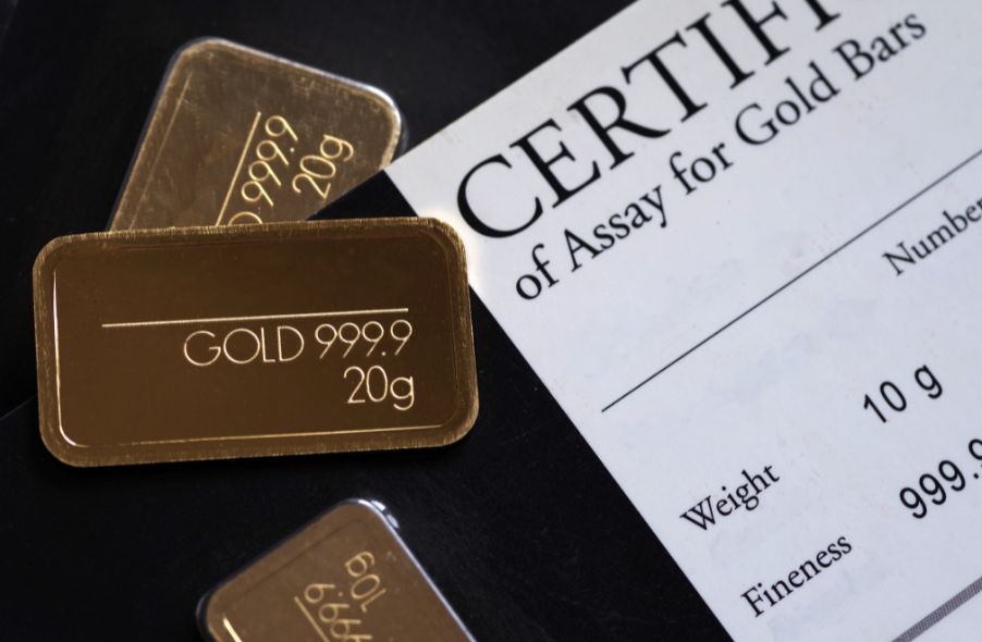 Choosing Between Physical Precious Metals and Gold Silver Stocks: Essential Considerations